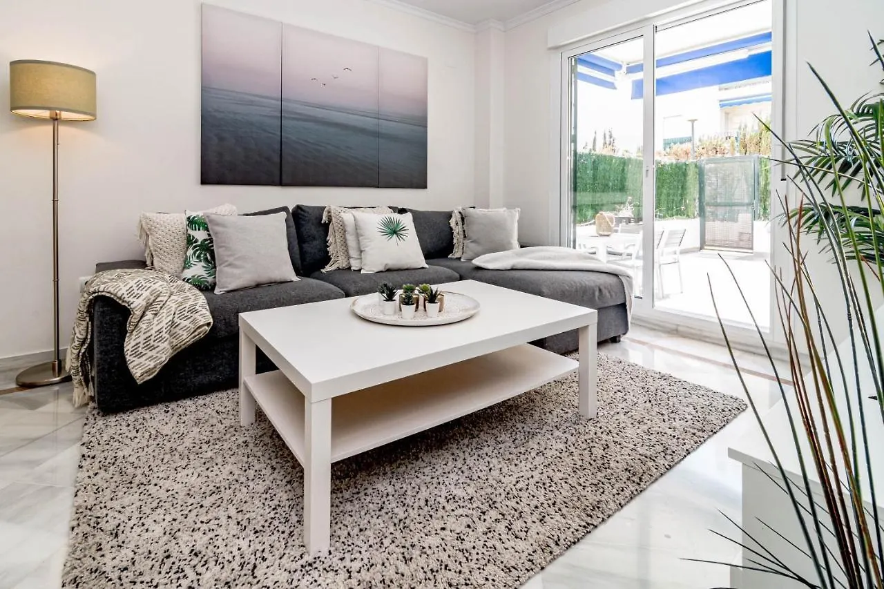 Lcr1- Lovely Ground Floor Apartment, Puerto Banus Marbella Apartment
