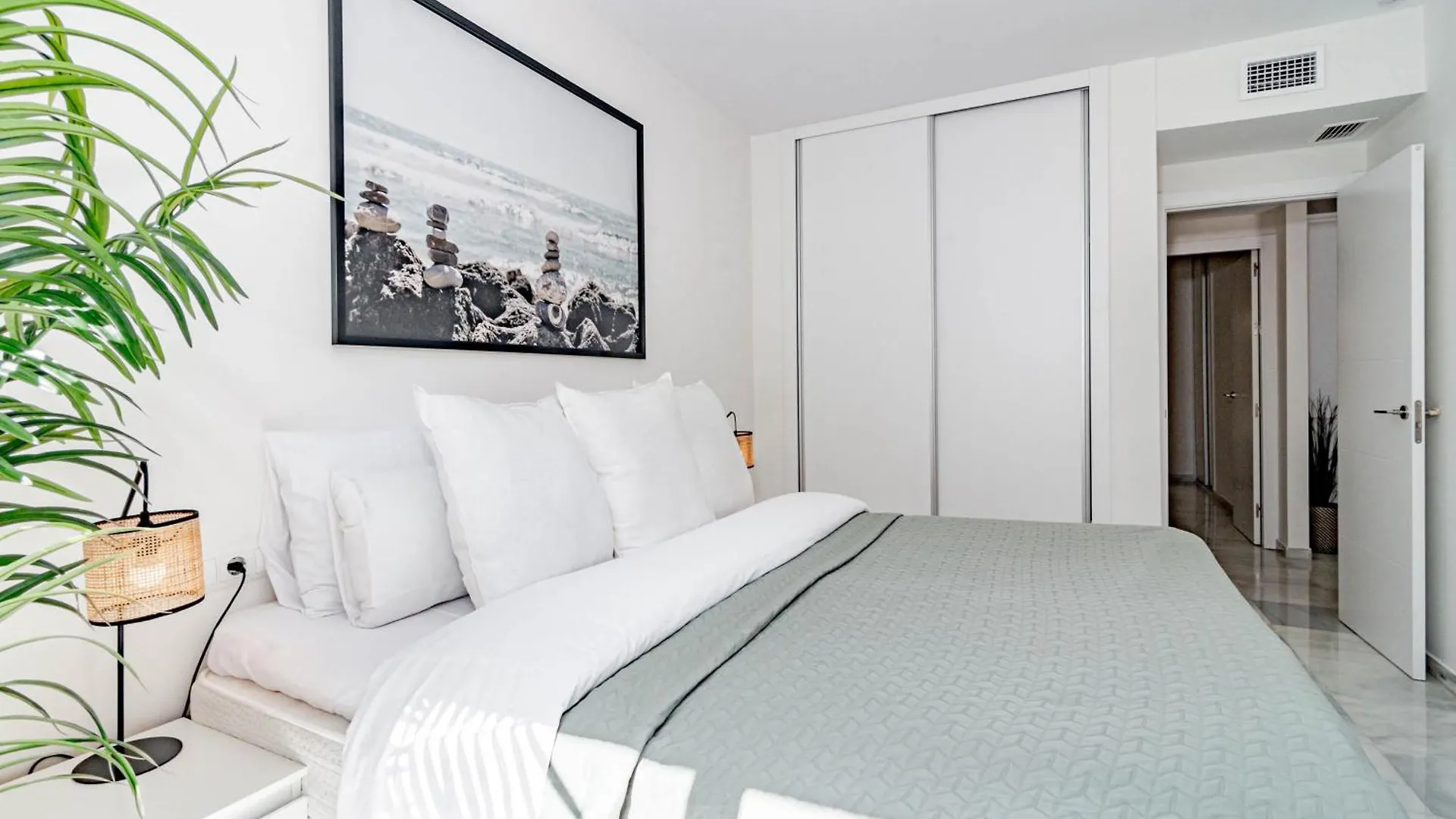 Lcr1- Lovely Ground Floor Apartment, Puerto Banus Marbella Apartment