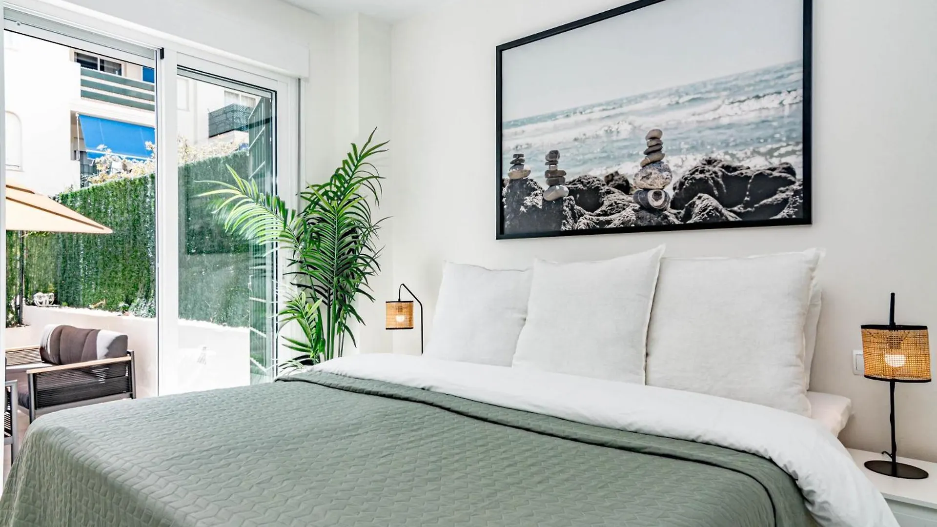 Lcr1- Lovely Ground Floor Apartment, Puerto Banus Marbella İspanya